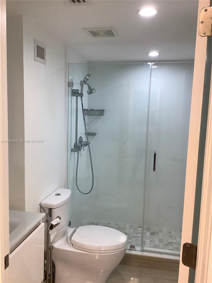 150 Southeast 25th Road, Unit 14H Miami, FL 33129 - Photo 20 of 27