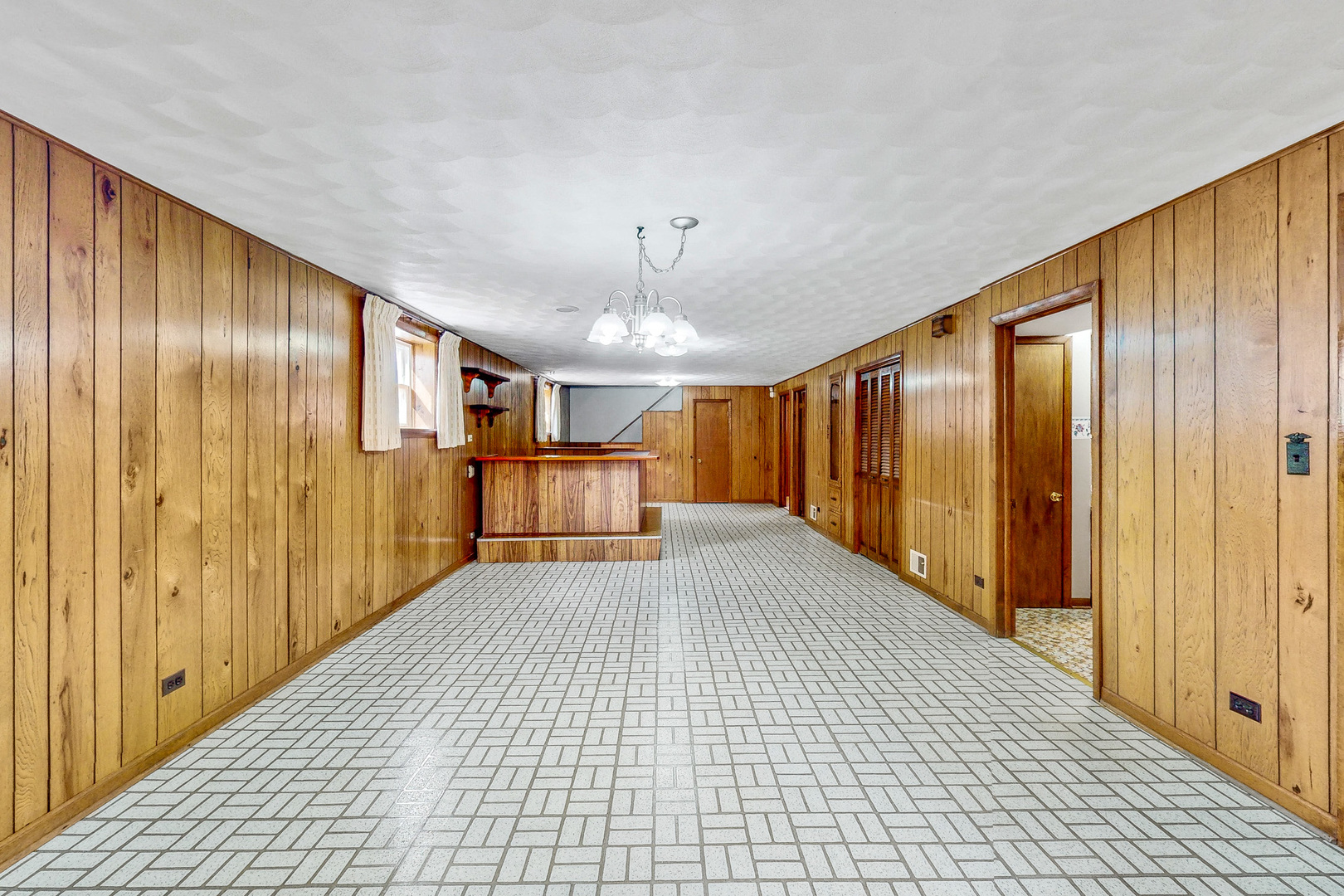 14 West Ridge Road Villa Park, IL 60181 - Photo 19 of 34 Gallery Image 19