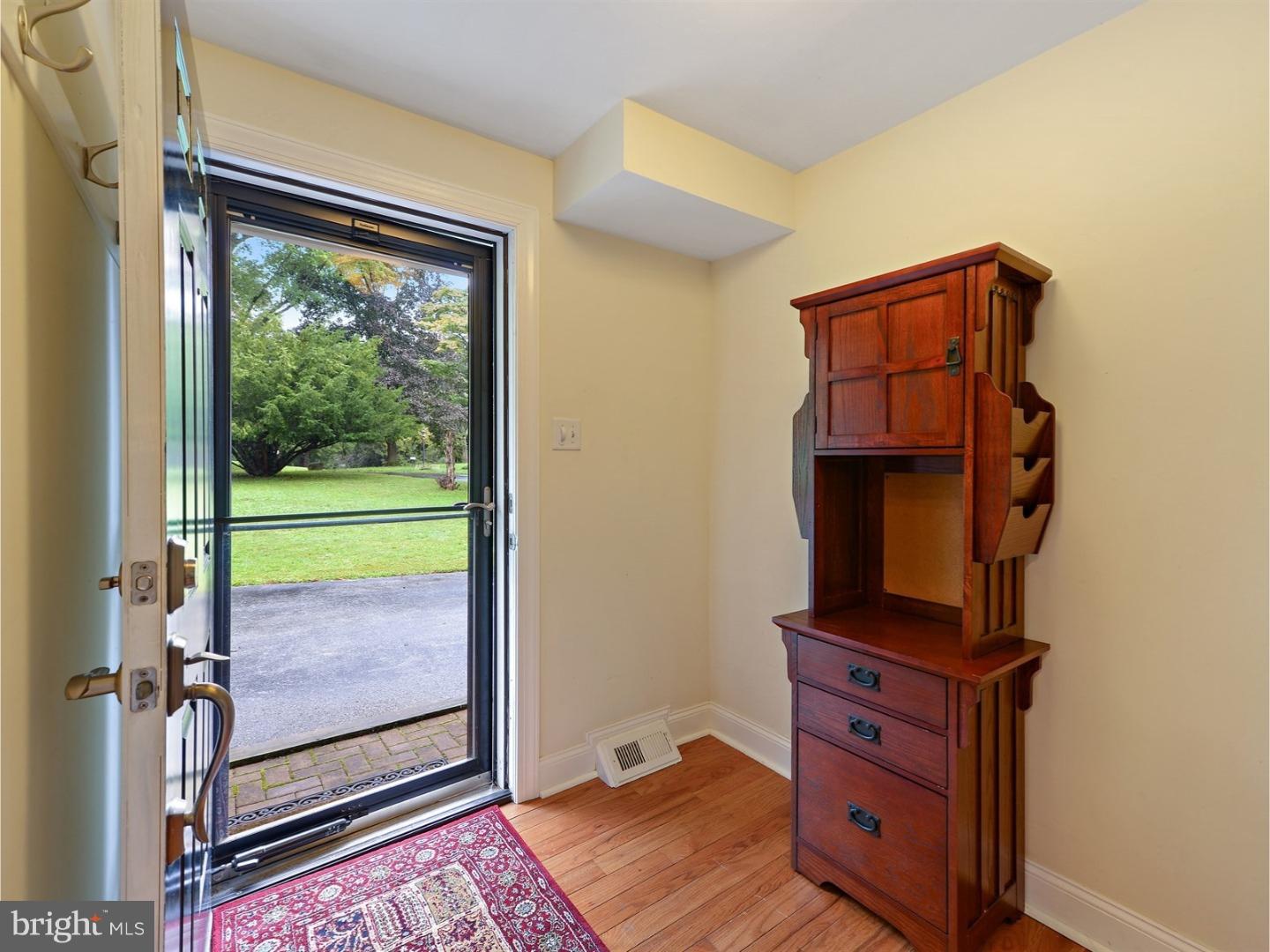 55 Rampart East Media, PA 19063 - Photo 2 of 25 Foyer