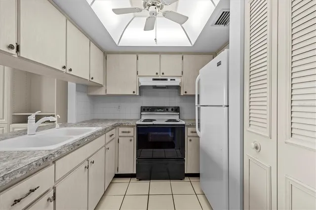 $118,000 | 1250 South Pinellas Avenue, Unit 804, Tarpon Springs, FL 34689