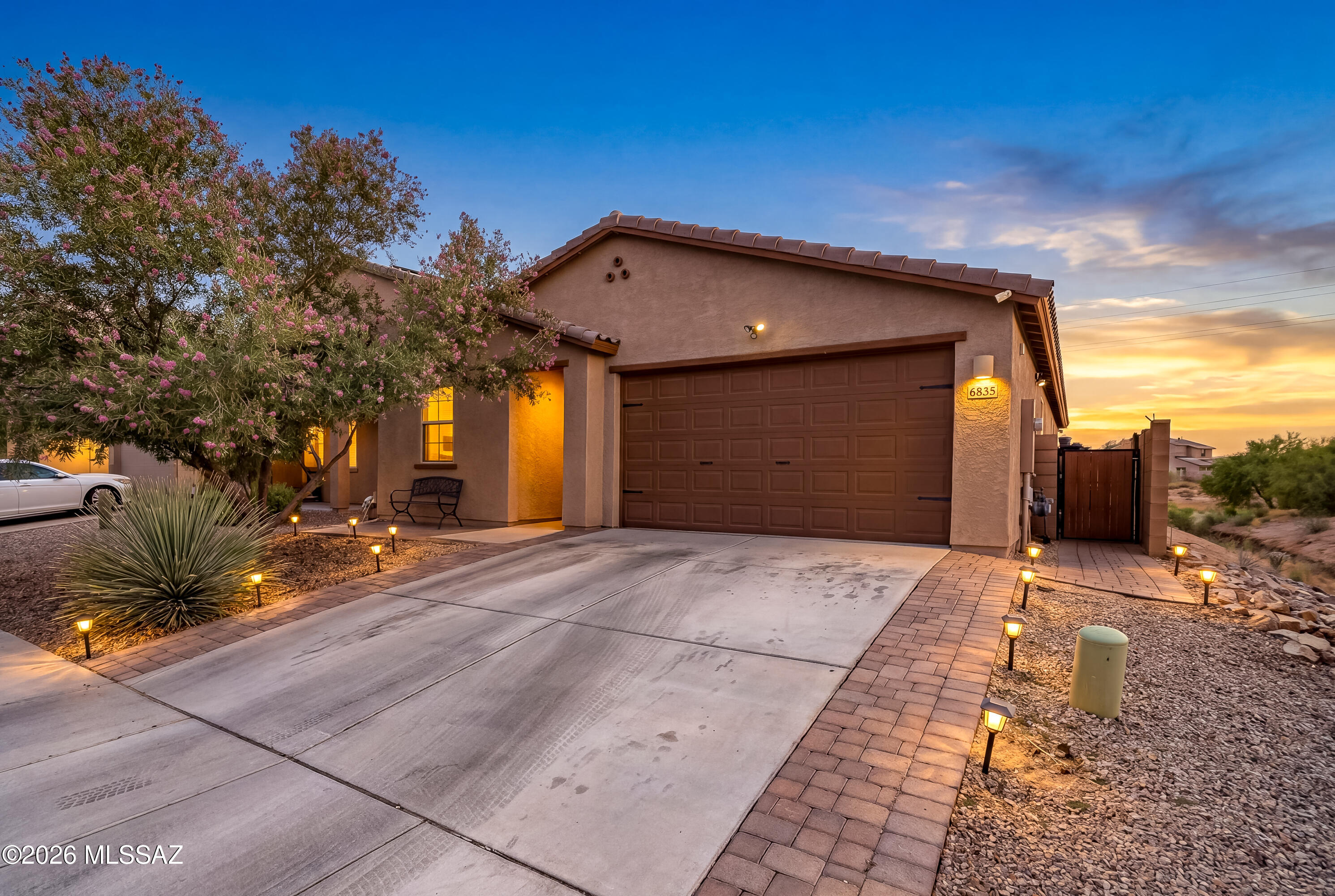 6835 West Canopus Loop Tucson, AZ 85757 - Photo 1 of 51