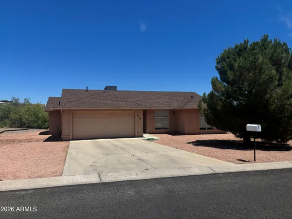 $1,995 | 1331 Deborah Drive, Clarkdale, AZ 86324