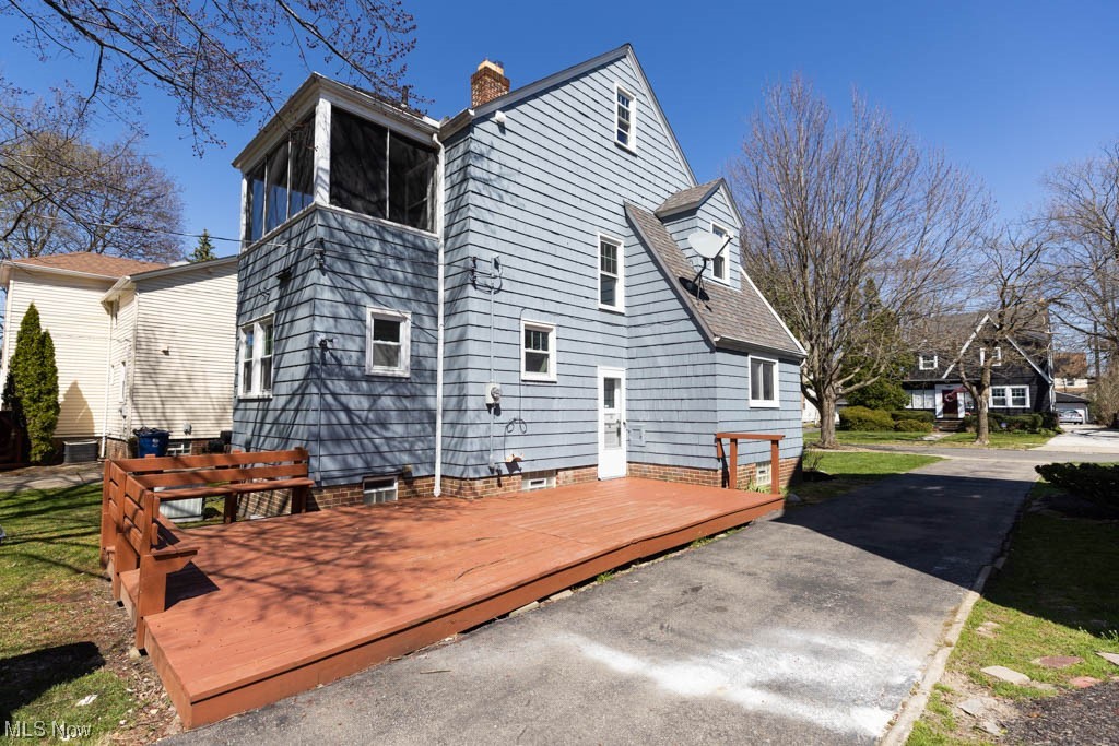 864 Beverly Road Cleveland Heights, OH 44121 - Photo 2 of 27