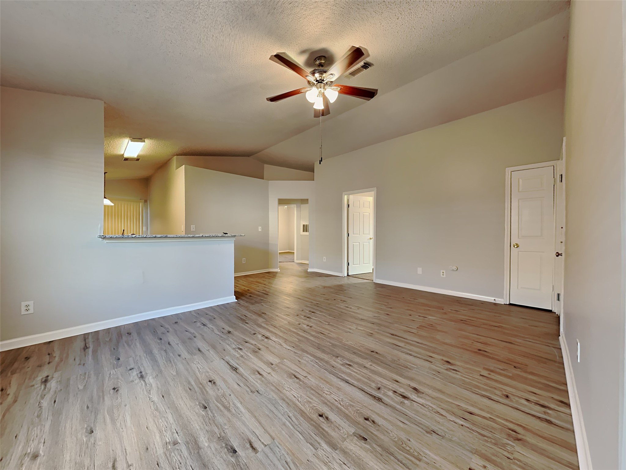 4631 Croker Ridge Road Houston, TX 77053 - Photo 2 of 16