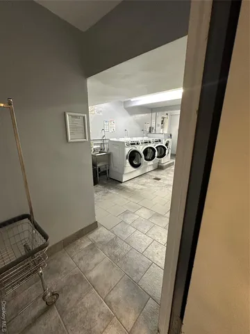 $259,000 | 241-20 Northern Boulevard, Unit 1M | Douglaston