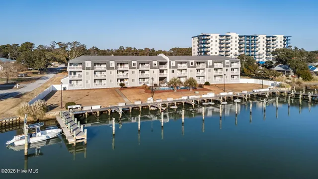 $420,000 | 118 Lake Avenue, Unit 303, Morehead City, NC 28557