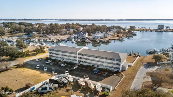 $405,000 | 118 Lake Avenue, Unit 303, Morehead City, NC 28557