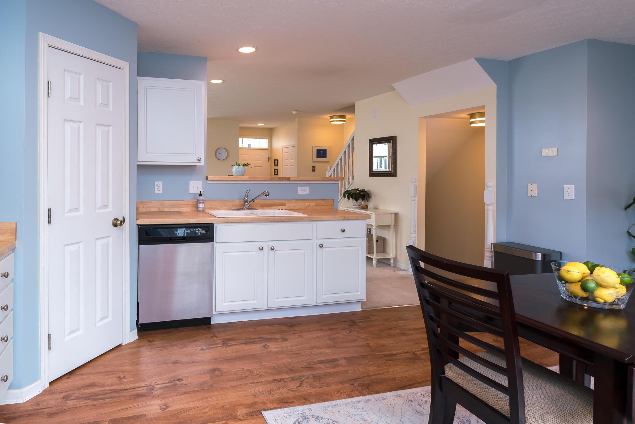 237 Millpond Road Sunbury, OH 43074 - Photo 10 of 29 Kitchen