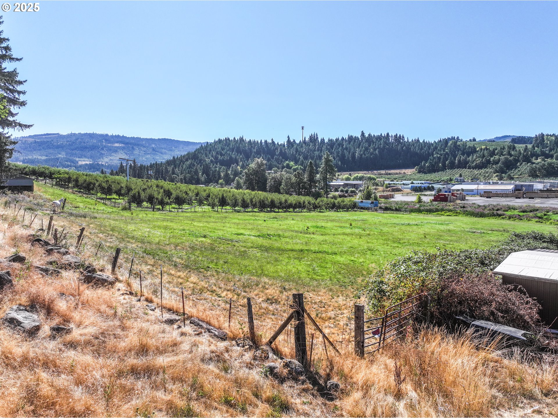 3257 Lingren Road Hood River, OR 97031 - Photo 12 of 24 Gallery Image 12