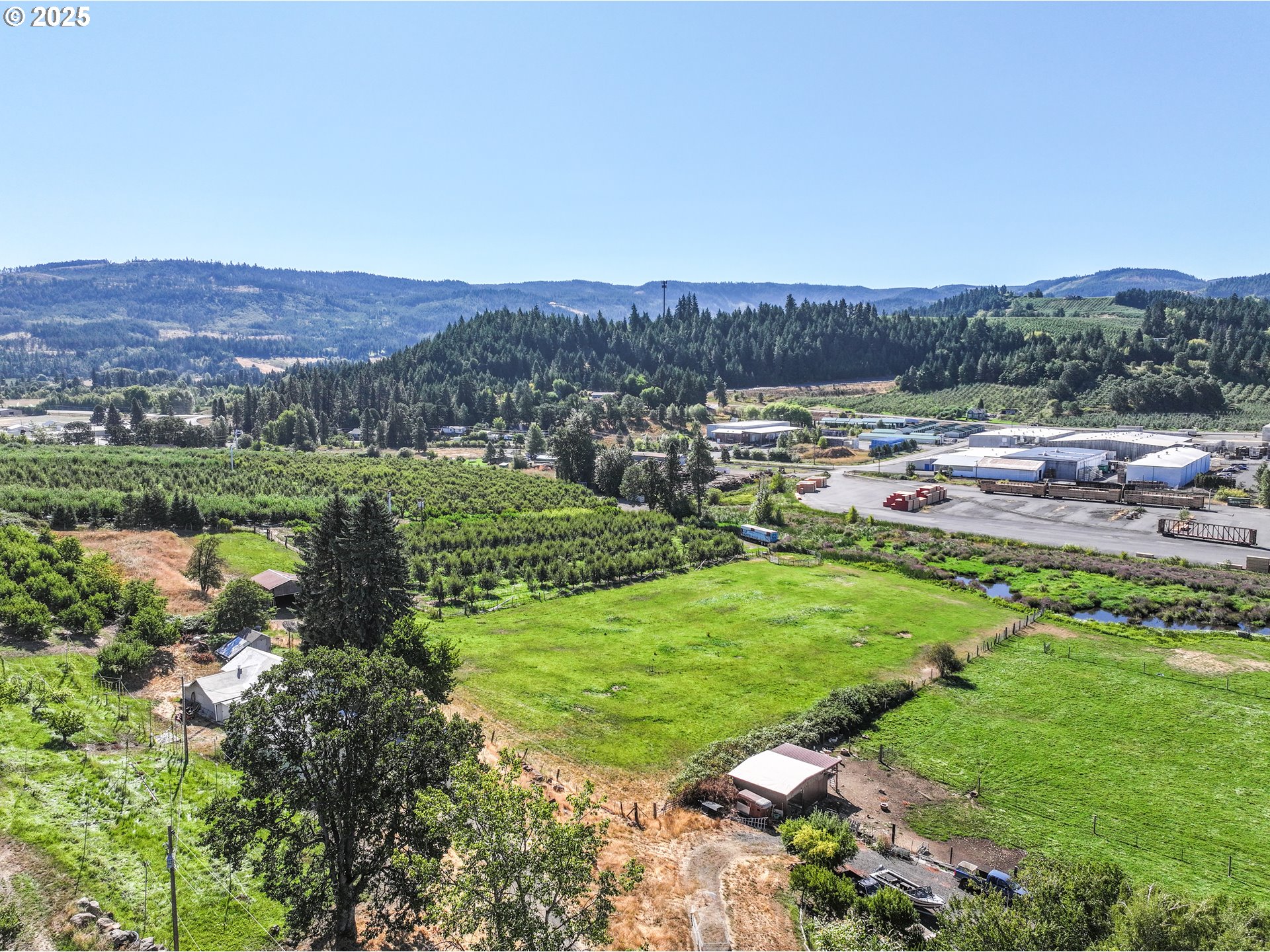 3257 Lingren Road Hood River, OR 97031 - Photo 3 of 24 Gallery Image 3