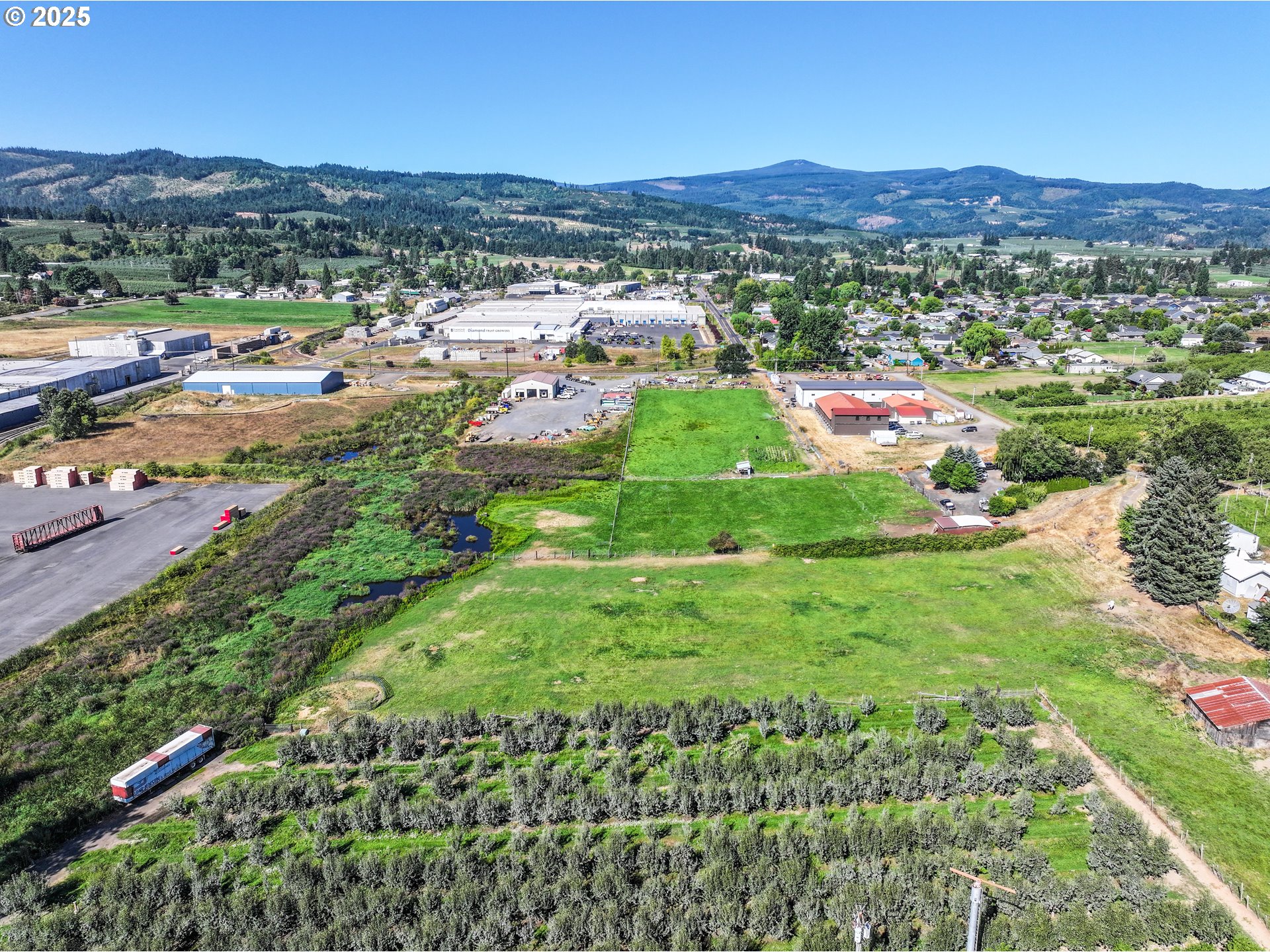3257 Lingren Road Hood River, OR 97031 - Photo 6 of 24 Gallery Image 6