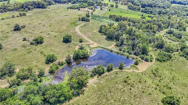 $1,250,000 | 23436 Guthrie Road, Linwood, KS 66052