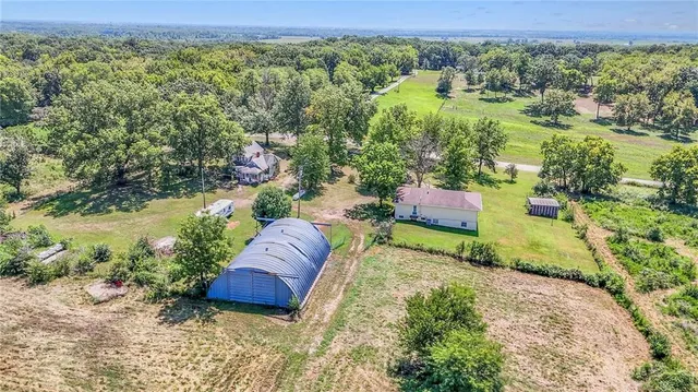 $1,250,000 | 23436 Guthrie Road, Linwood, KS 66052