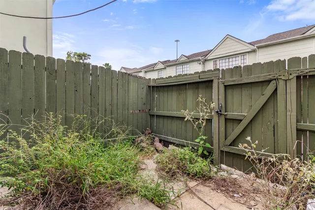 $1,400 | 8657 Village Of Fondren, Unit 8657, Houston, TX 77071