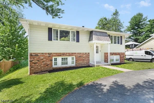 $399,999 | 17 Muscotah Road, Vernon, NJ 07422