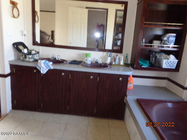 5503 Laurent Road New Iberia, LA 70560 - Photo 9 of 13 DSC00046
