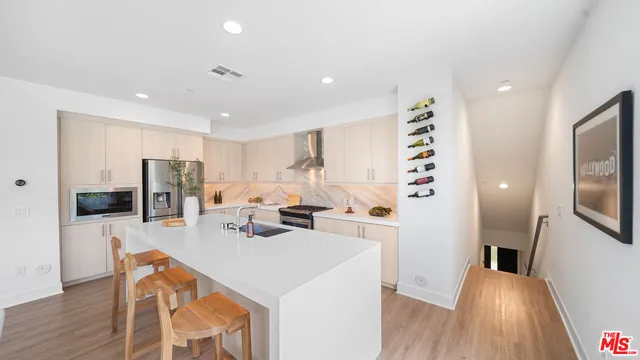 $1,297,000 | 2111 North Cahuenga Boulevard, Unit 1, Los Angeles, CA 90068