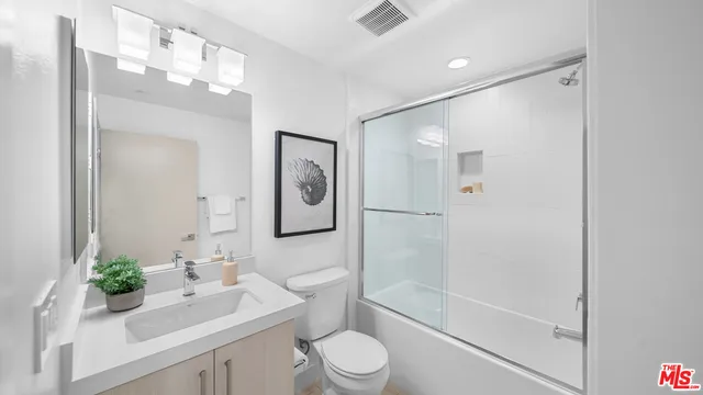 $1,297,000 | 2111 North Cahuenga Boulevard, Unit 1, Los Angeles, CA 90068