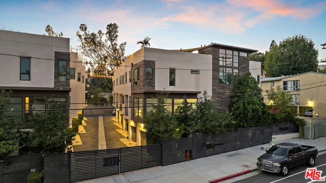 $1,297,000 | 2111 North Cahuenga Boulevard, Unit 1, Los Angeles, CA 90068