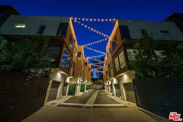 $1,297,000 | 2111 North Cahuenga Boulevard, Unit 1, Los Angeles, CA 90068