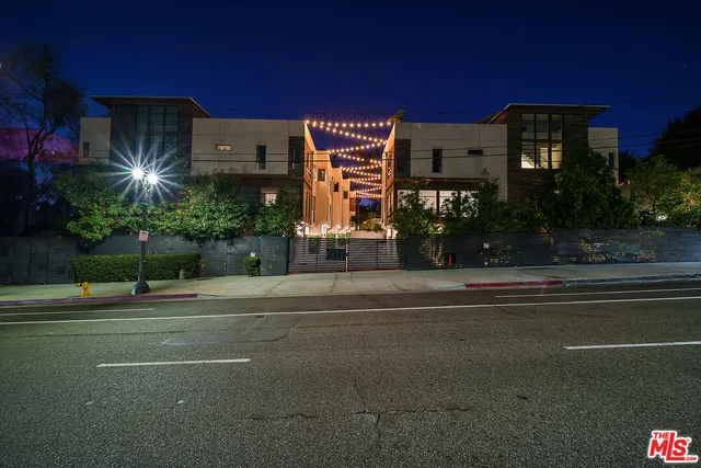 $1,297,000 | 2111 North Cahuenga Boulevard, Unit 1, Los Angeles, CA 90068