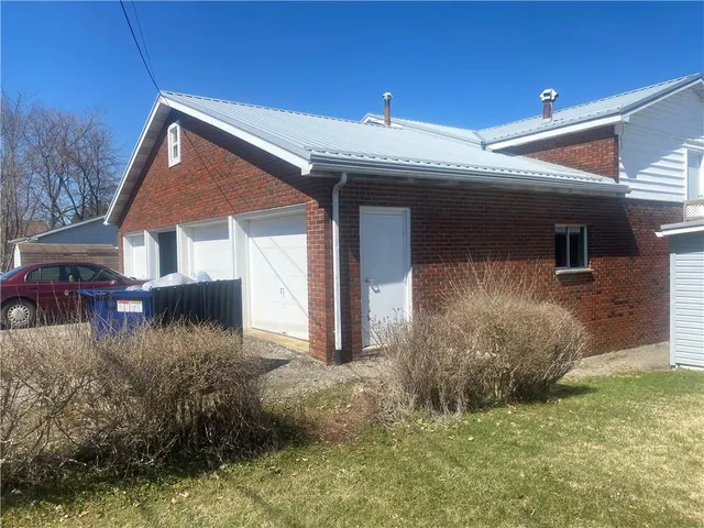 a view of backyard of house
