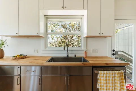 $1,295,000 | 6225 Saylin Lane, Los Angeles, CA 90042