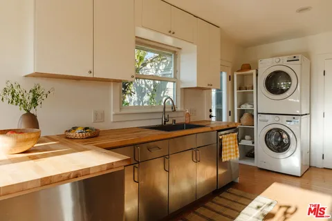 $1,295,000 | 6225 Saylin Lane, Los Angeles, CA 90042