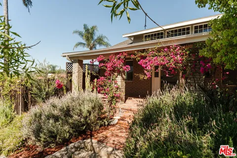 $1,295,000 | 6225 Saylin Lane, Los Angeles, CA 90042