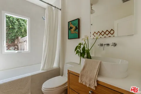 $1,295,000 | 6225 Saylin Lane, Los Angeles, CA 90042