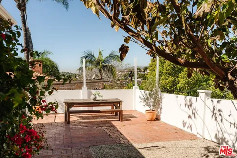 $1,295,000 | 6225 Saylin Lane, Los Angeles, CA 90042