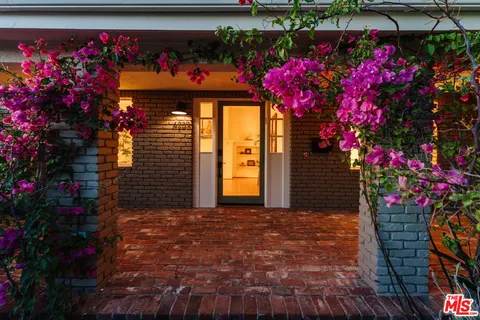 $1,295,000 | 6225 Saylin Lane, Los Angeles, CA 90042