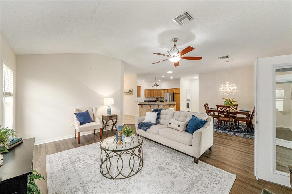 17984 Southeast 89th Rothway Court The Villages, FL 32162 - Photo 8 of 39