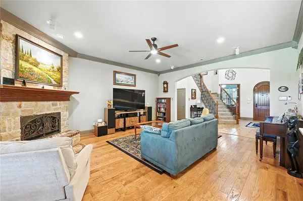 $675,000 | 10204 County Road 213, Talty, TX 75126