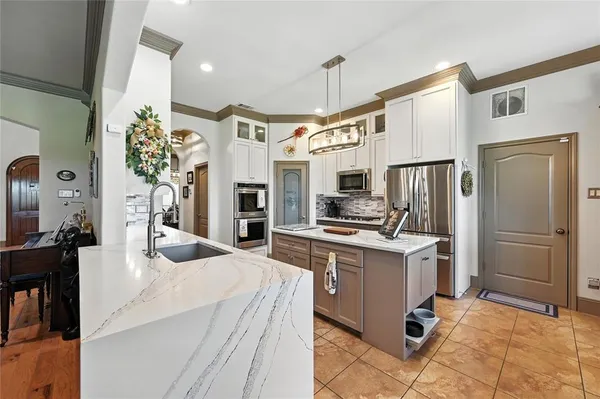 $675,000 | 10204 County Road 213, Talty, TX 75126