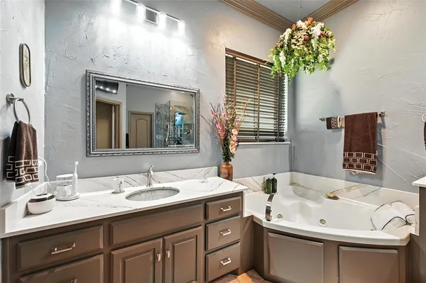 $675,000 | 10204 County Road 213, Talty, TX 75126