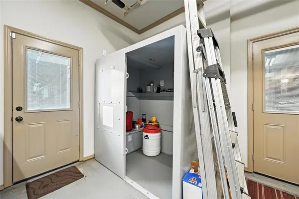 $675,000 | 10204 County Road 213, Talty, TX 75126