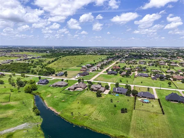 $675,000 | 10204 County Road 213, Talty, TX 75126
