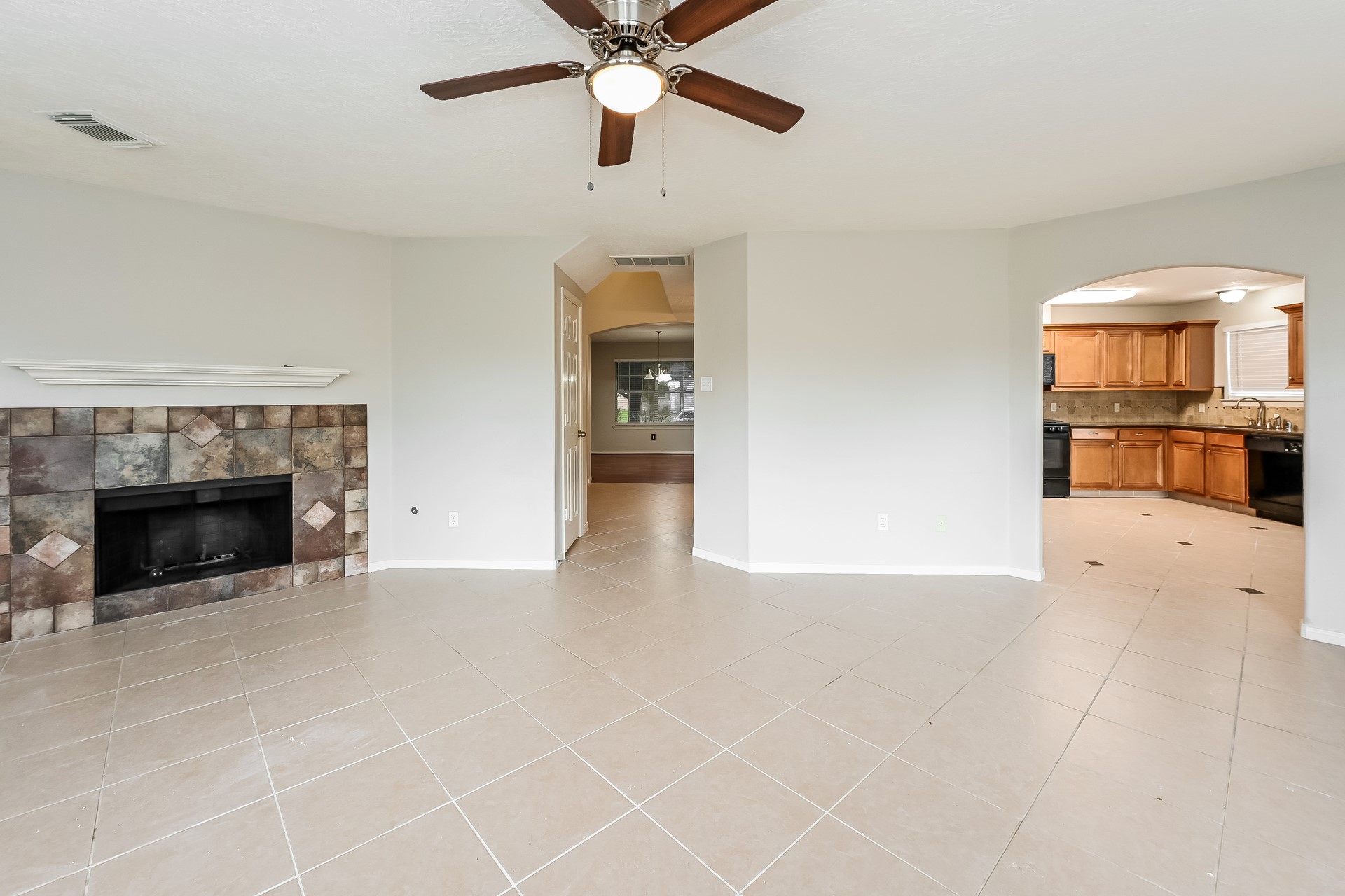 21602 Skyla Circle Humble, TX 77338 - Photo 4 of 15