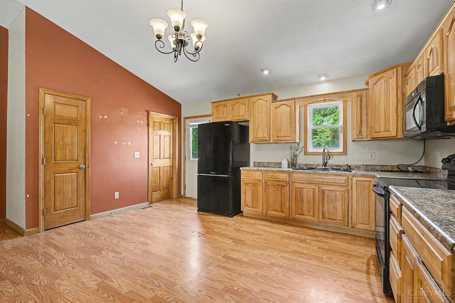 8320 Keister Road Middletown, OH 45042 - Photo 7 of 21