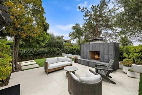 a view of outdoor space with garden view