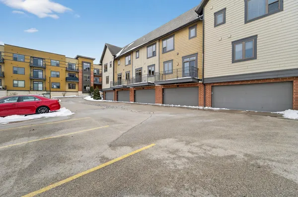 $325,000 | 2814 No Oaks, Madison, WI 53711