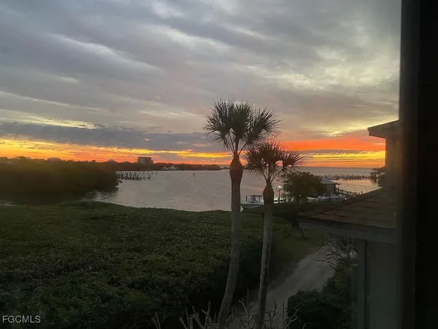 a house view with a outdoor space