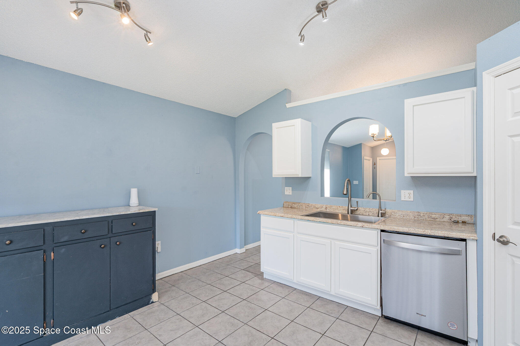 2188 Redwood Circle Palm Bay, FL 32905 - Photo 11 of 24 kitchen