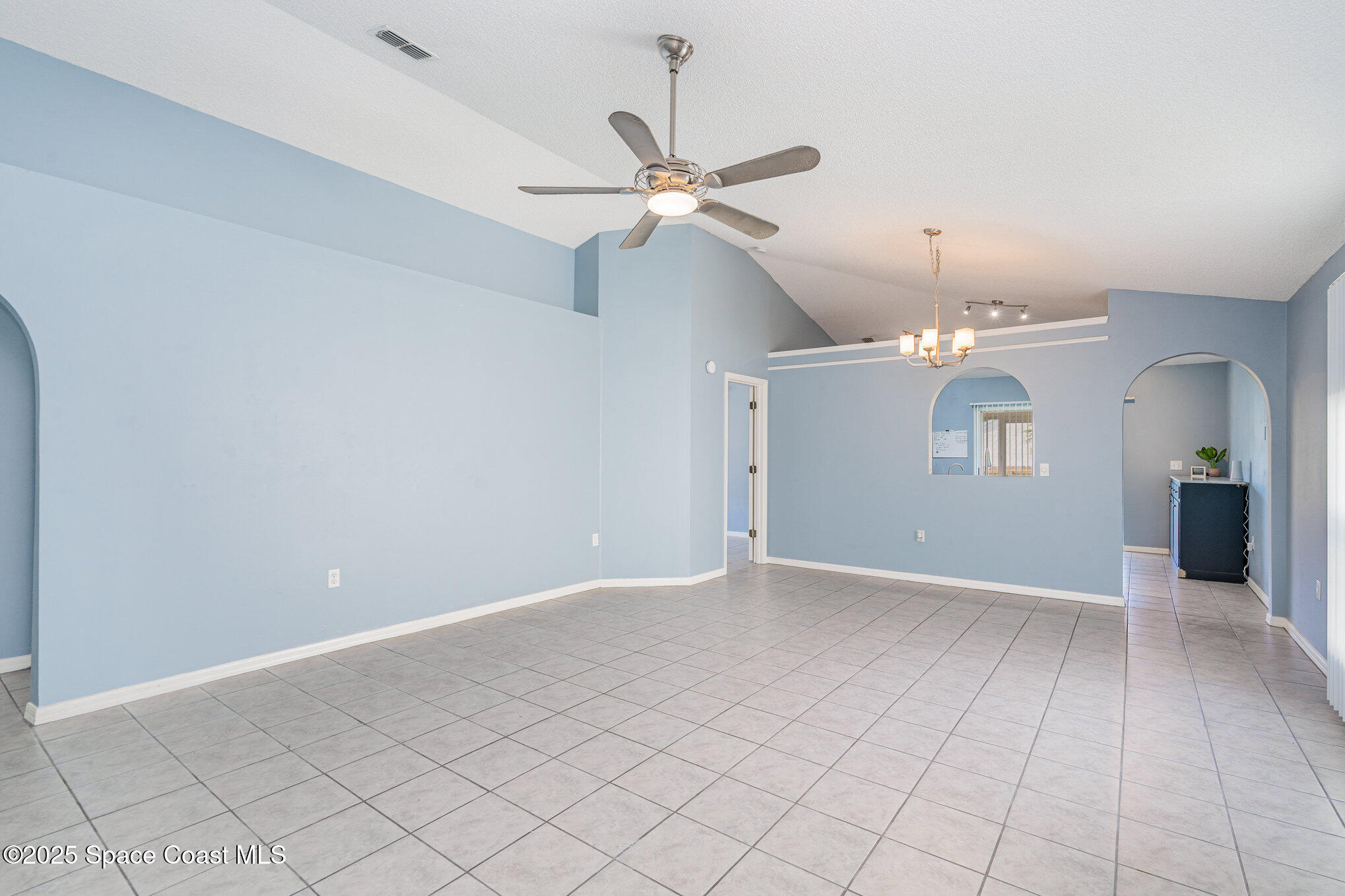 2188 Redwood Circle Palm Bay, FL 32905 - Photo 4 of 24 living room