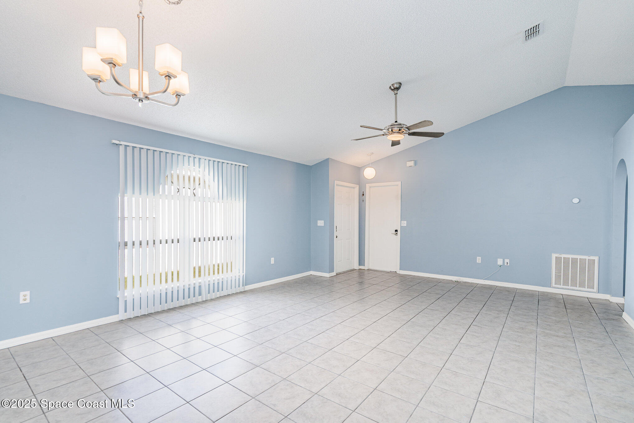 2188 Redwood Circle Palm Bay, FL 32905 - Photo 6 of 24 living room
