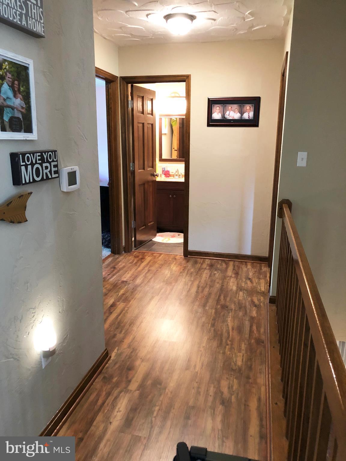 36 Pinewood Circle Hanover, PA 17331 - Photo 18 of 42 SPACIOUS HALLWAY