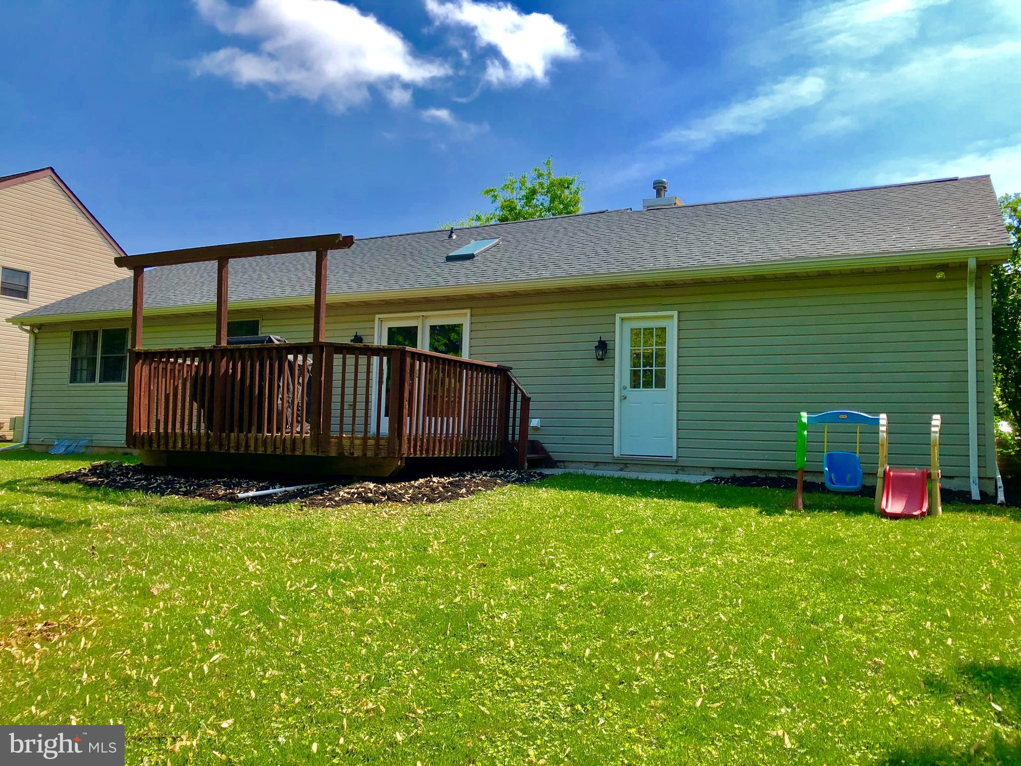 36 Pinewood Circle Hanover, PA 17331 - Photo 39 of 42 14X14 DECK