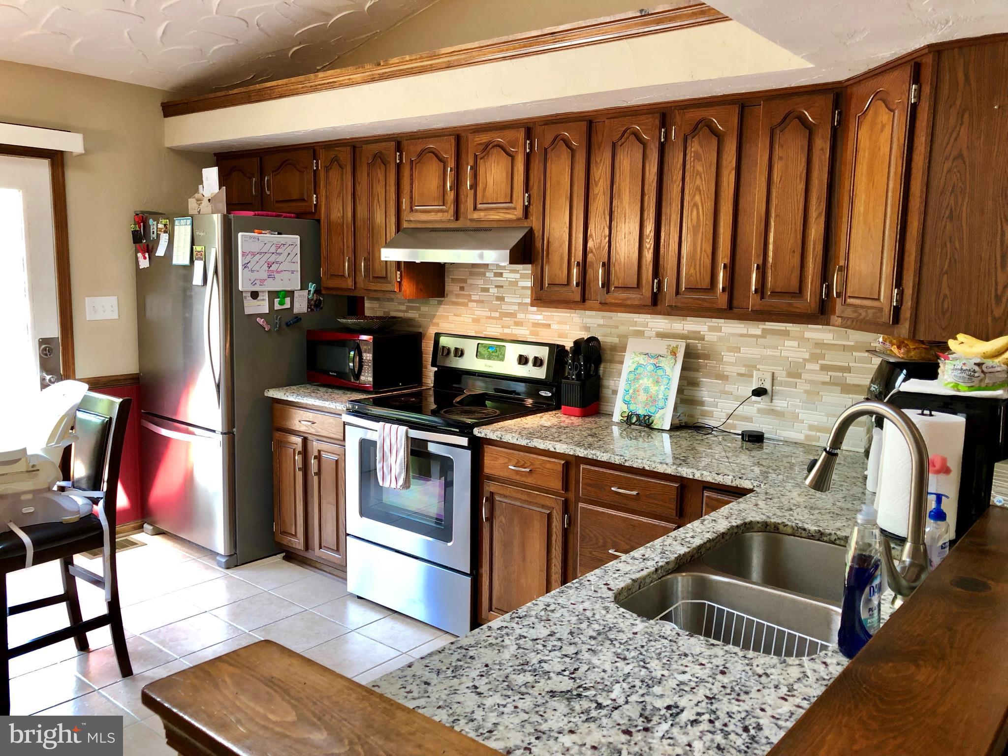36 Pinewood Circle Hanover, PA 17331 - Photo 9 of 42 CORIAN COUNTERTOPS