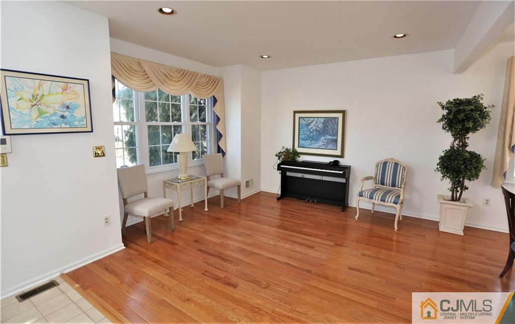 8 Putnam Road Monmouth Junction, NJ 08852 - Photo 4 of 25 Gallery Image 4